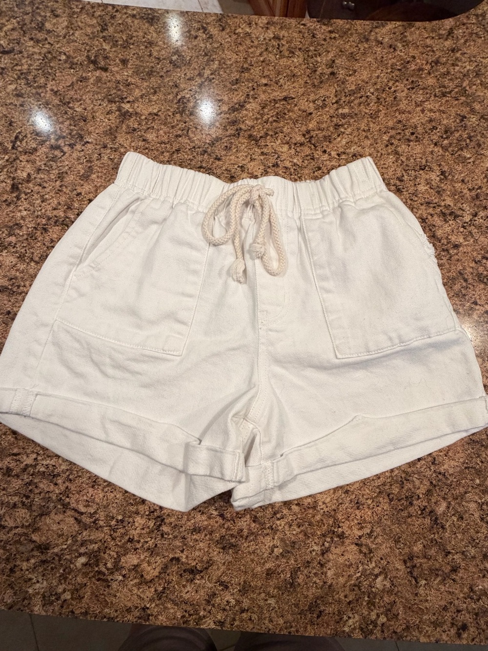 Steve Madden white high rise shorts